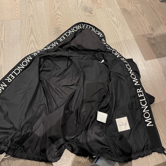 Moncler Windbreaker - Picture 4 of 5
